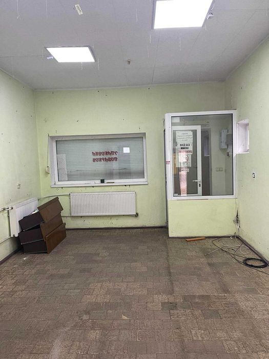 Здається фасадне приміщення Шевченка/Святотроїцька