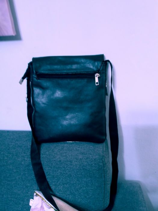 Torebka listonoszka czsrna dlugie ucho Calvin Klaine