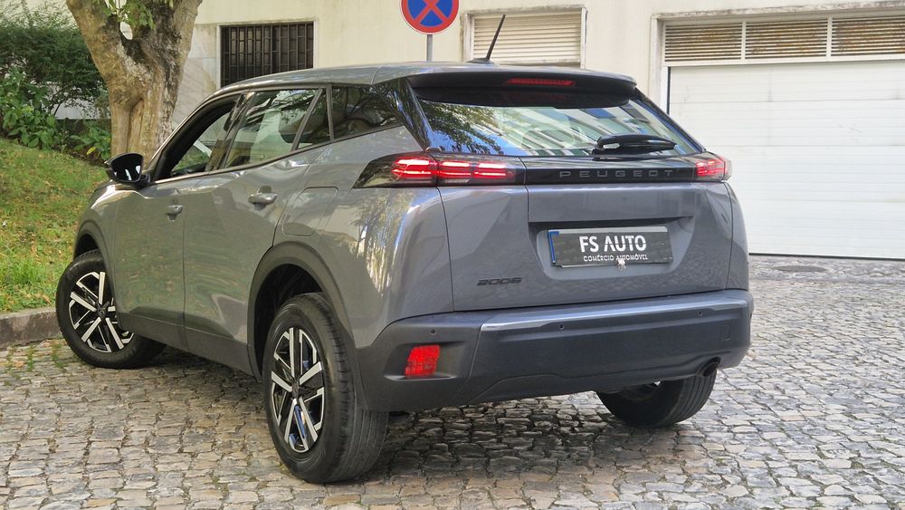 Peugeot 2008 PureTech 100 Active *DESDE 240€ MÊS*
