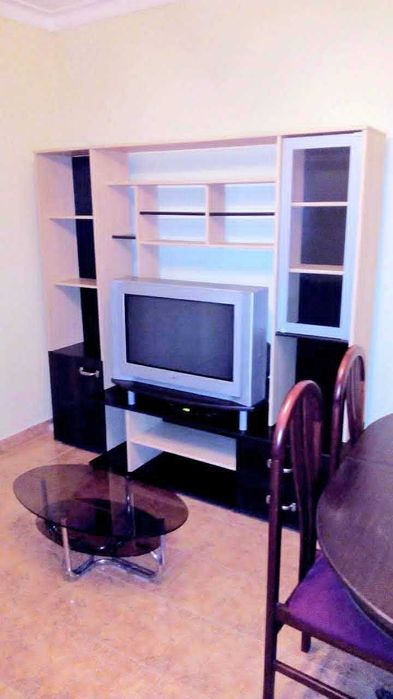 T2 mobilado e equipado com marquise e dispensa em Olhão