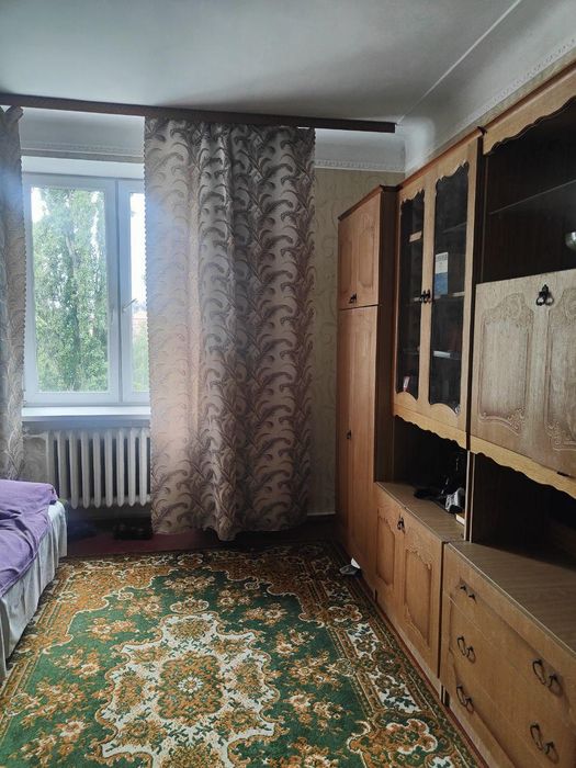 Продаж великої кімнати на ст.м КПІ, Київ