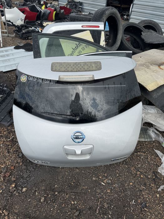 Ляда, кляпа, кришка багажника Nissan Leaf ZE0