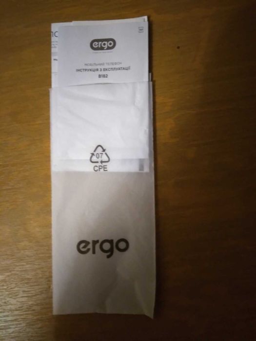 Продам кнопочный мобильный телефон ERGO B182