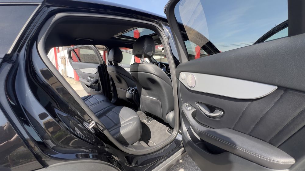 Mercedes GLC300e