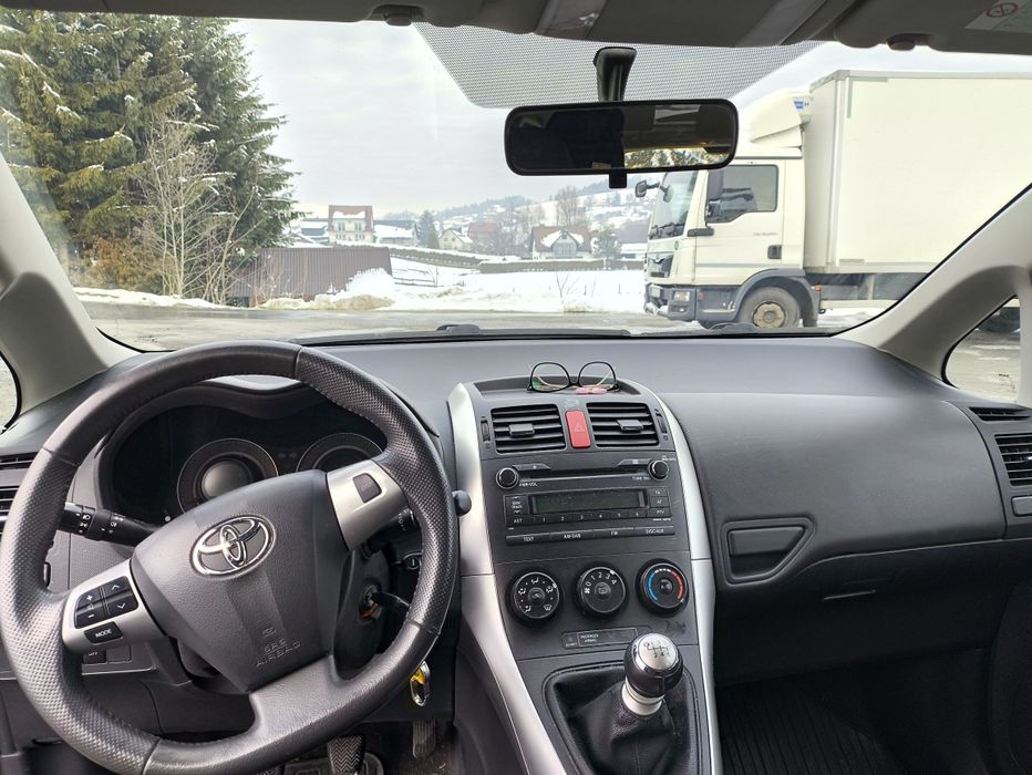 Toyota Auris, 2011 rok, benzyna 1.33, OC i PT 2027