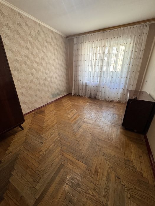 Продаж 1 к квартири вул .Галицька 9