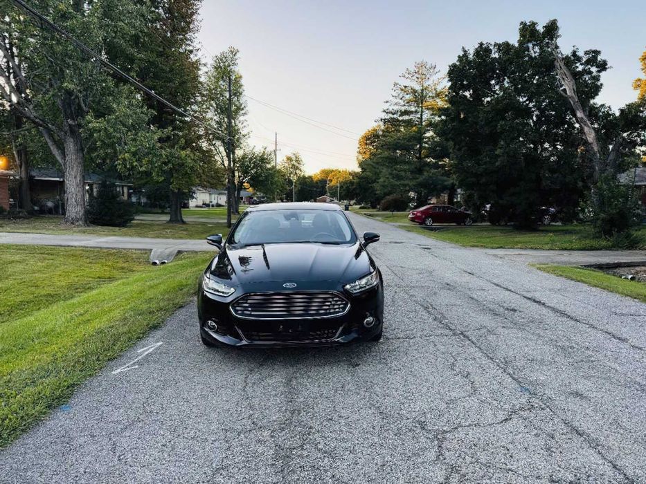 Ford Fusion Titanium      2014