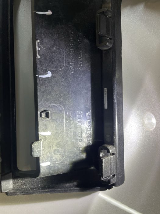 Volvo ex30 Права решітка забірник повітря бамперу переднього