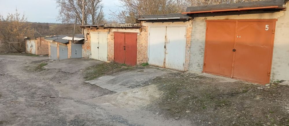 Гараж військове містечко