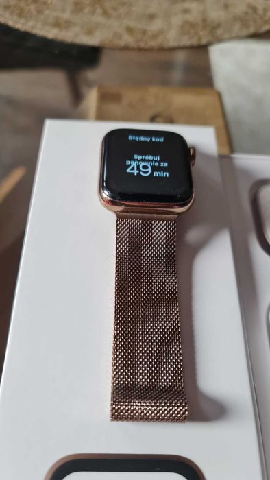 Apple Watch Series 4 40mm Gold Cellular GPS Stainless model A2007