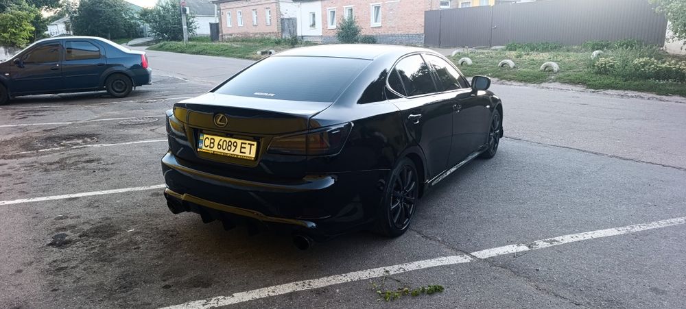 Продам Lexus IS  2,5 бензин