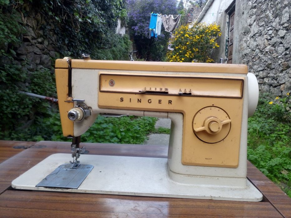 Maquina costura Singer