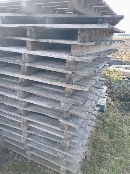 Sprzedam palety po kostce brukowej