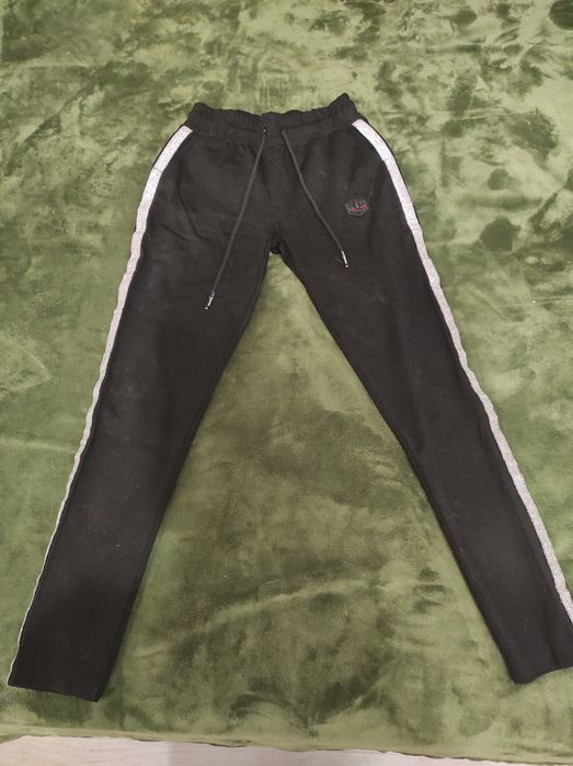 Жіночі спортивні штани