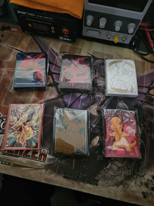 Várias Sleeves Pokémon