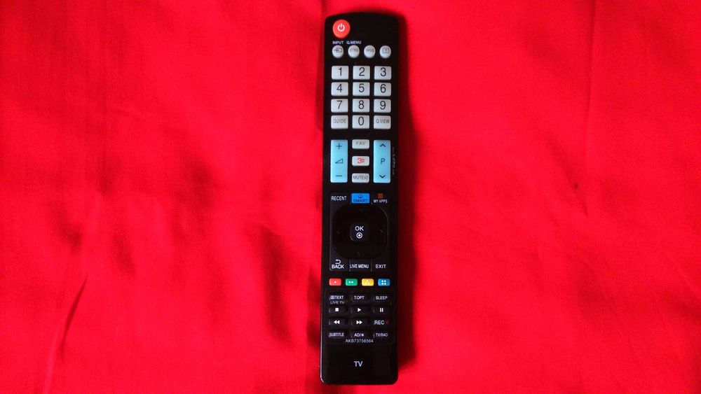 Пульти управління до телевізора тюнера DVD-програвача