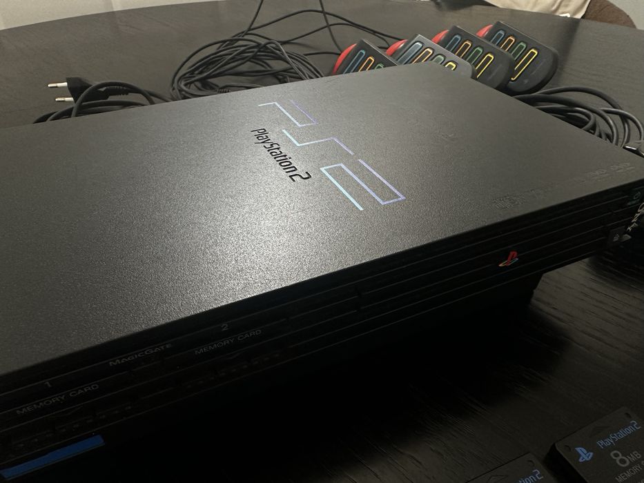 PlayStation 2 com comandos