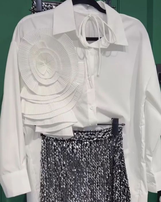 Жіноча блуза з комірцем