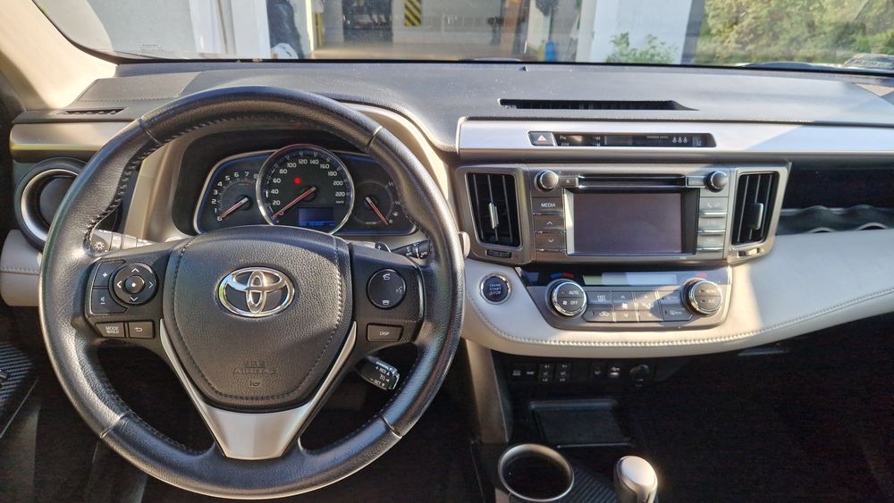 Toyota Rav4 Prestige 2.0 benzyna 4x4
