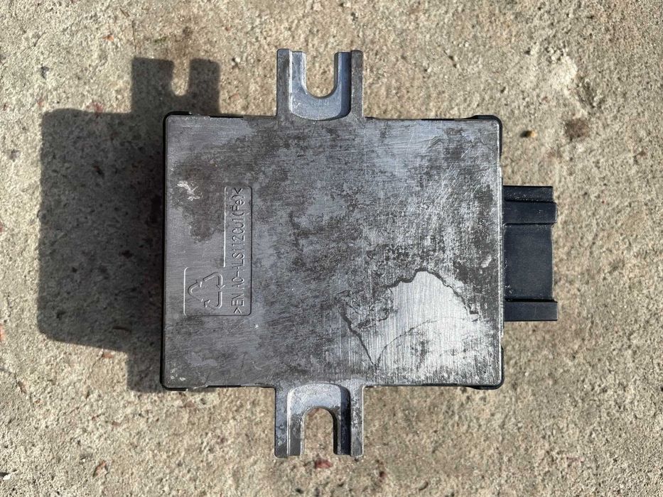 Блок управління топливного насоса BMW X3 G01 16148488591 реле