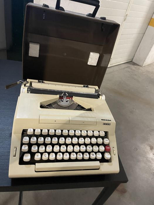 Maquina escrever antiga