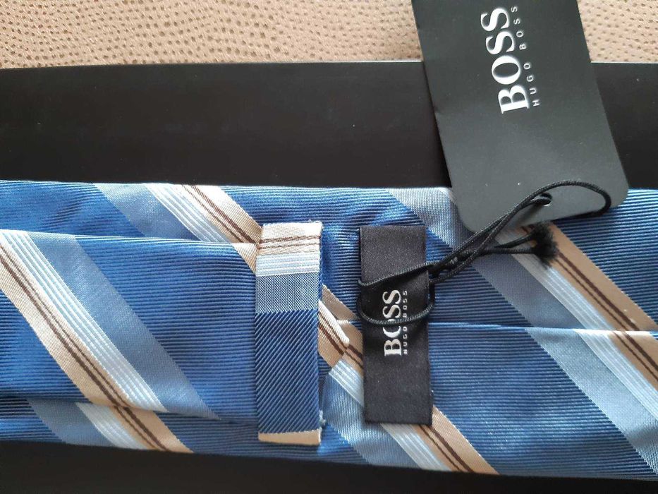 Мужской галстук  Hugo Boss.