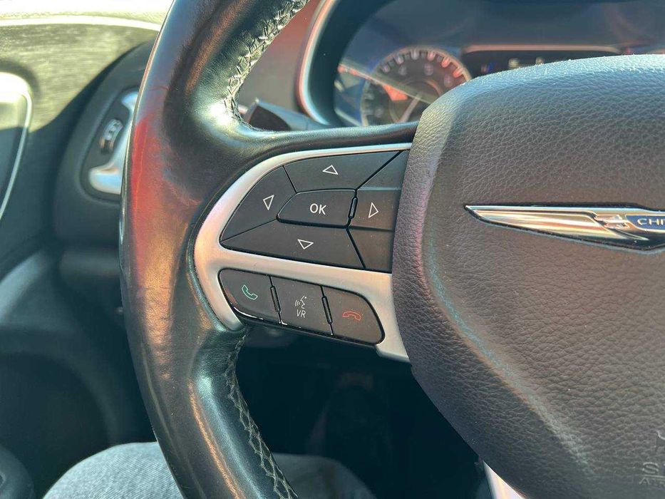 В продажі Chrysler 200 2014 року випуску.