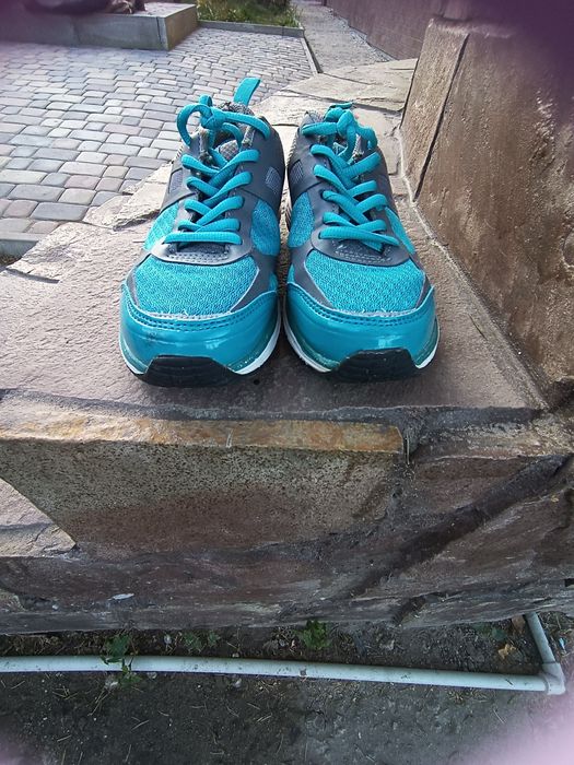 Продам Кросівки в ідеальному стані