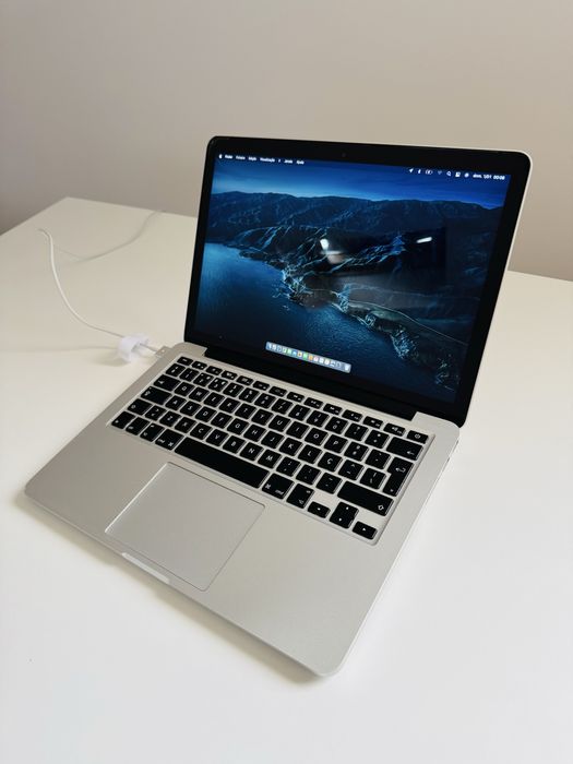 Apple MacBook Pro Retina 13” i5 | 8GB RAM | SSD | Carregador Novo | Excelente Estado