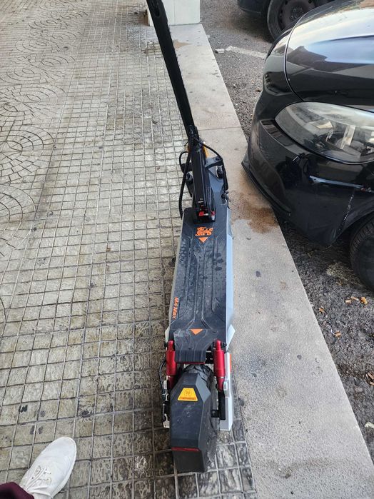 Trotinete Elétrica KuKirin M4 Max – Autonomia até 64 km