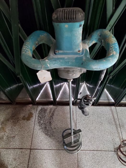 Duas misturadoras  em ótimo estado de conservação