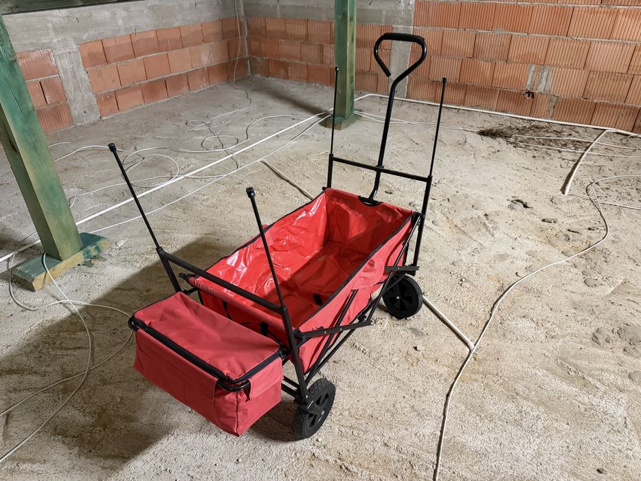 Wozek transportowy z dachem