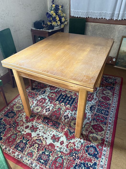 Mesa de sala - a mesa abre e dobra de tamanho