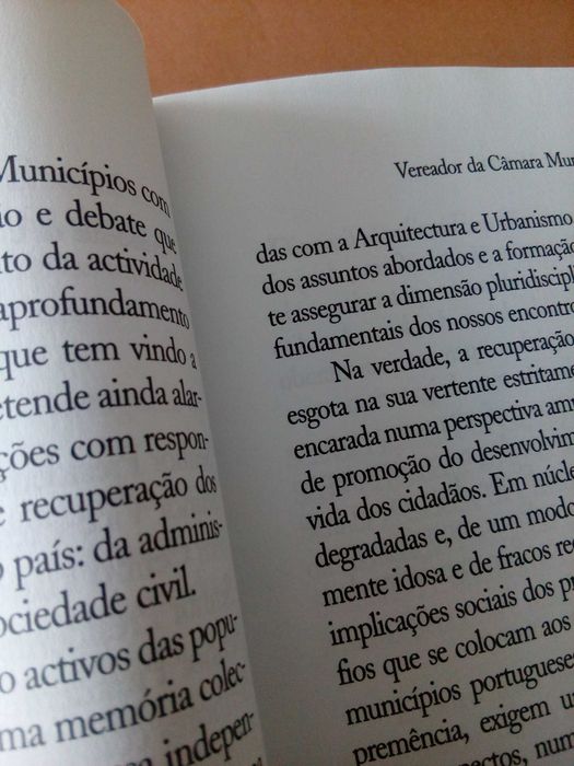 Edições Cosmos  Regionalização e Identidades Locais