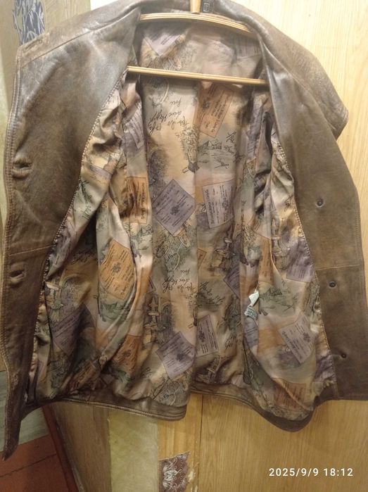 Продам кожаную куртку женскую, антиквариат
