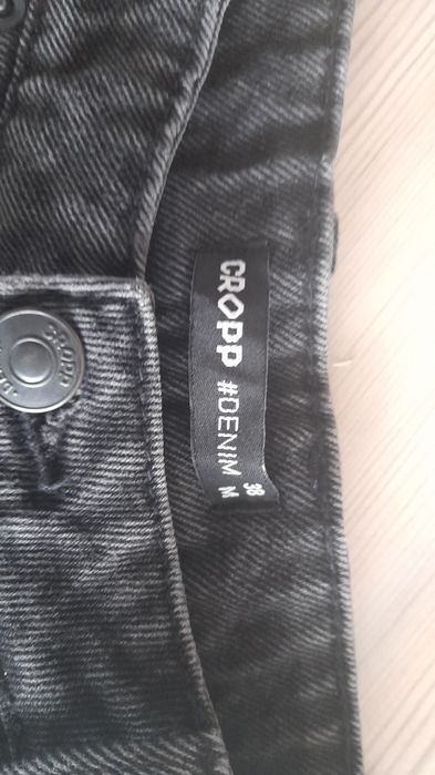 Jeansy czarne cropp 38