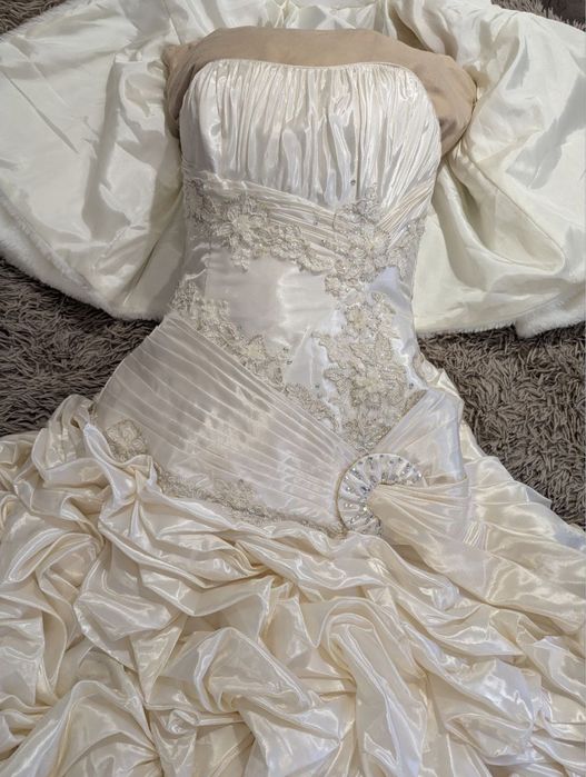 Плаття весільне