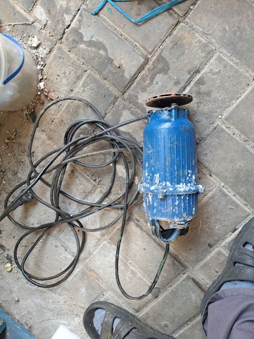Sprzedam pompę jak na. Zdjeciu