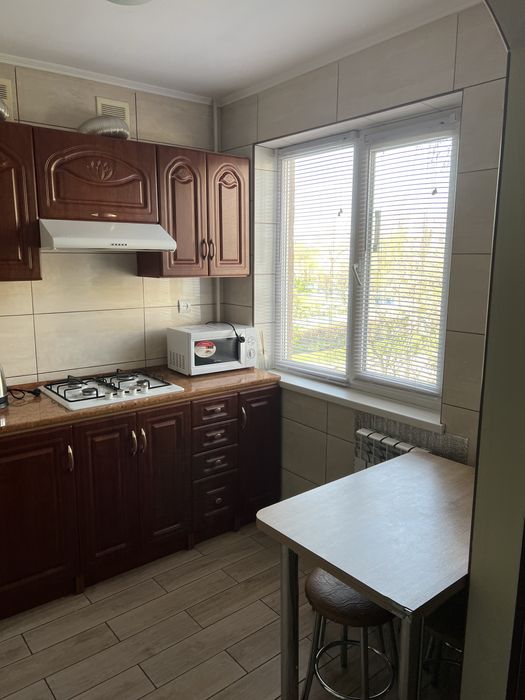 Здам 2 кім кв. Жд. Авто. Вок. . По добово. По годинно.