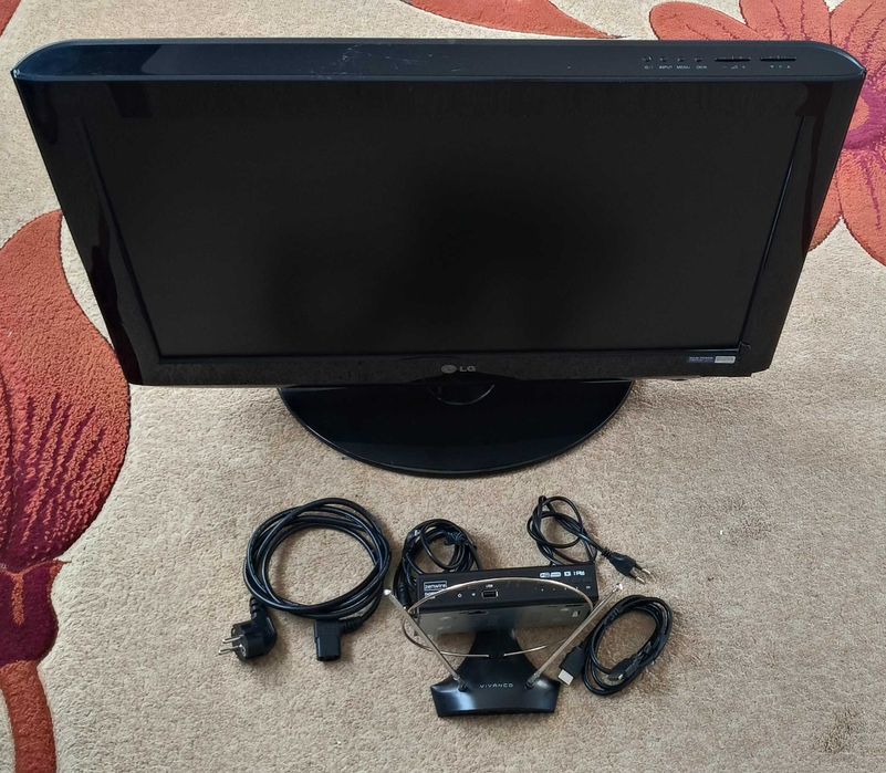 Zestaw telewizor LG 26LD320 + dekoder DVB-T2 Zenwire + antena Vivanco