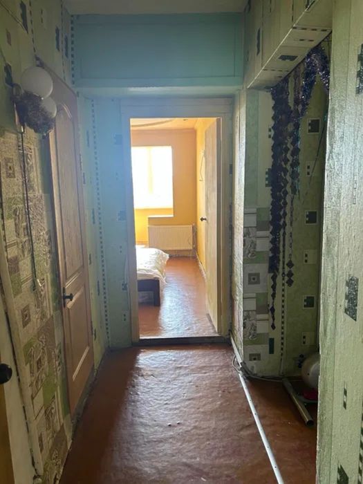 Продам гарну трикімнатну квартиру р-н Ковалівка.