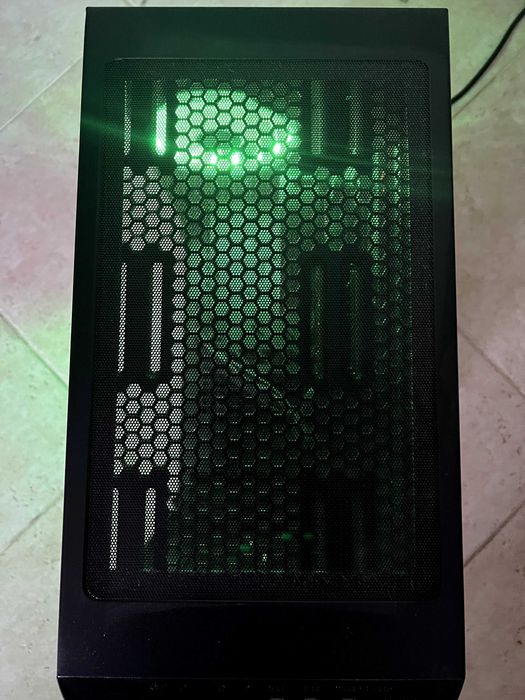 Gaming PC - powered by AMD