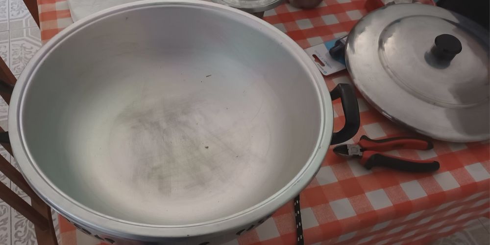 Panela elétrica vintage para manter a comida quente