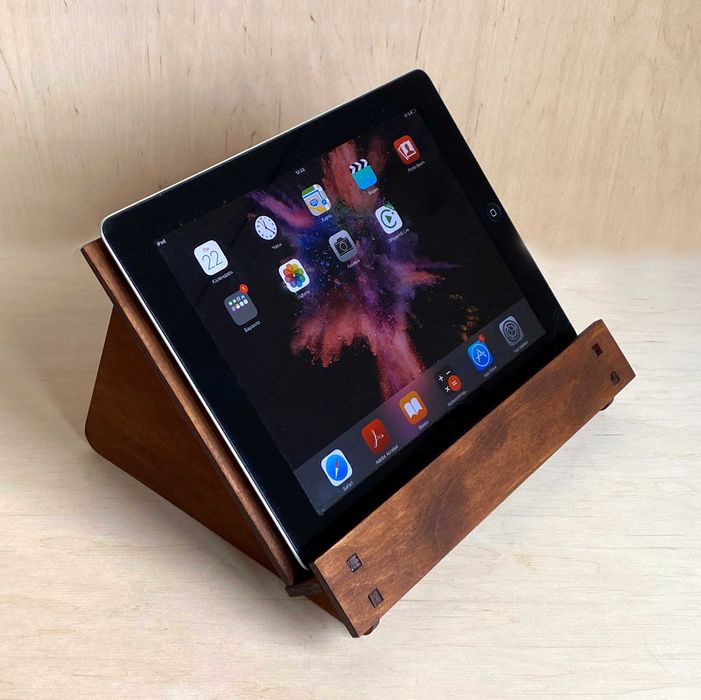 Підставка для планшета настільна дерев'яна універсальна. Виготовлення