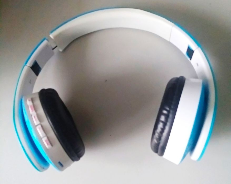 Продам блютуз динамики "STN 10" в рабочем состоянии.