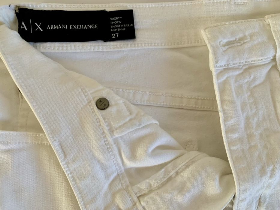 Шорты фирменные белые джинсовые Armani Exchange, р. 36