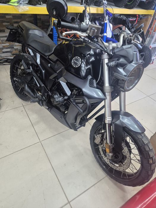 Mota Zontes 125cc bem Estimada.