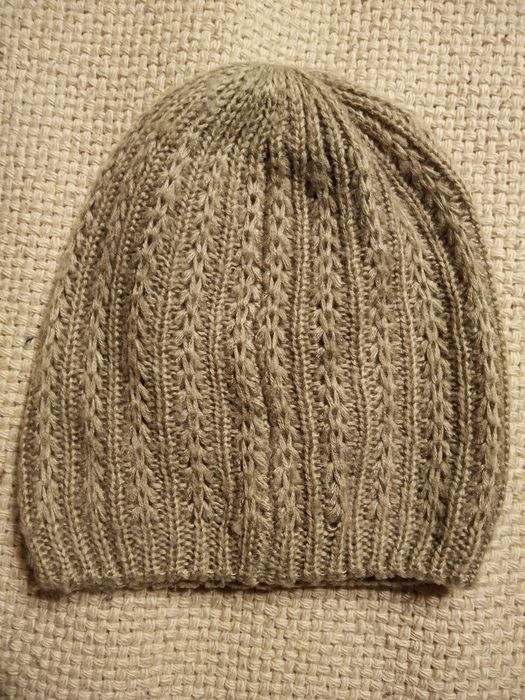 Akrylowa czapka beżowa