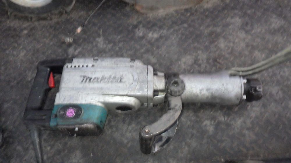 Młot Kujący- Wyburzeniowy Makita HM 1304 / Na Czesci