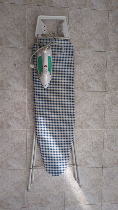 Ferro de engomar c/tábua